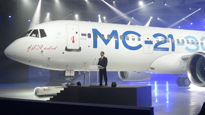 Русский соперник Boeing 737 и Airbus A320neo покинул цех